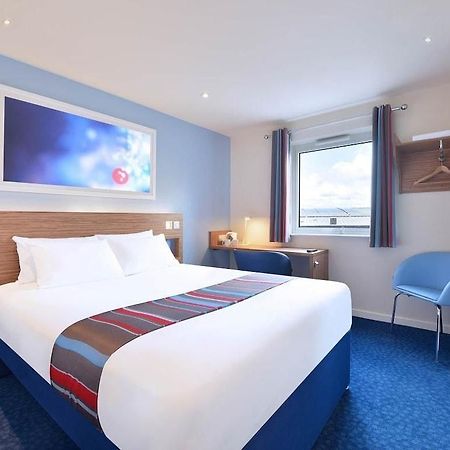 Travelodge London Ealing Exteriör bild