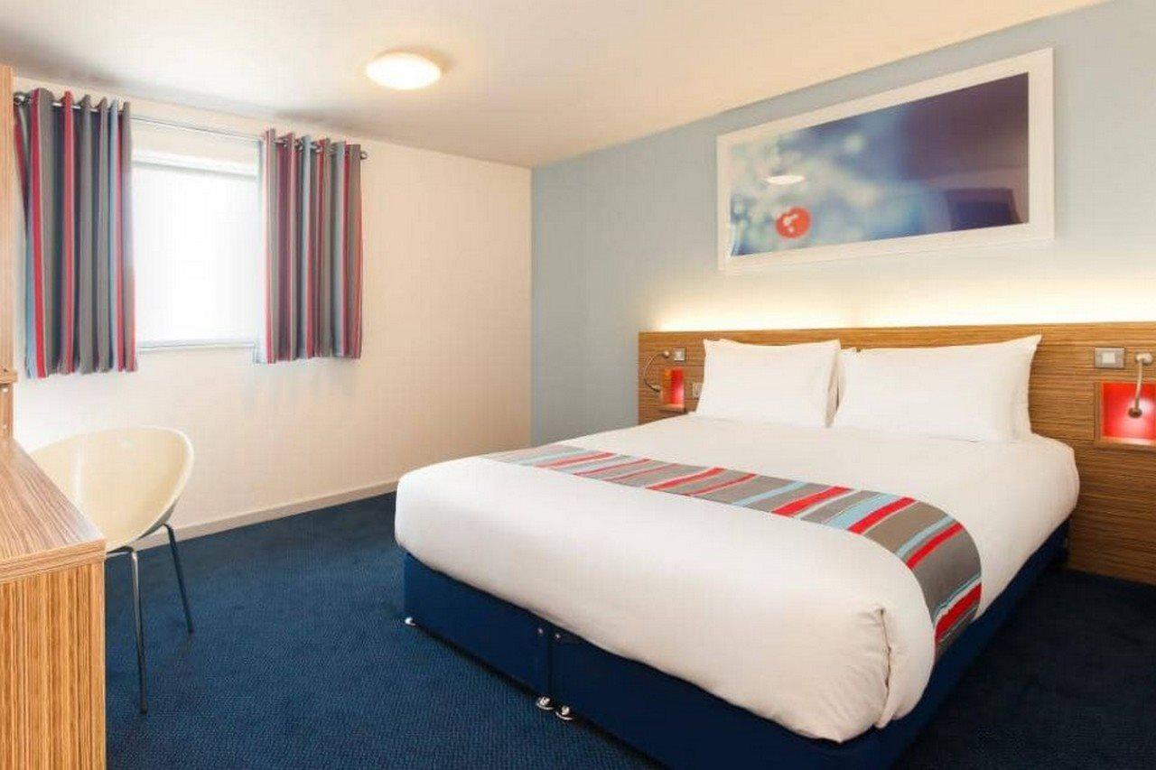 Travelodge London Ealing Exteriör bild