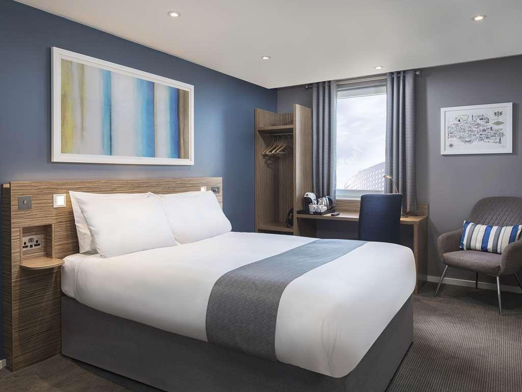 Travelodge London Ealing Rum bild