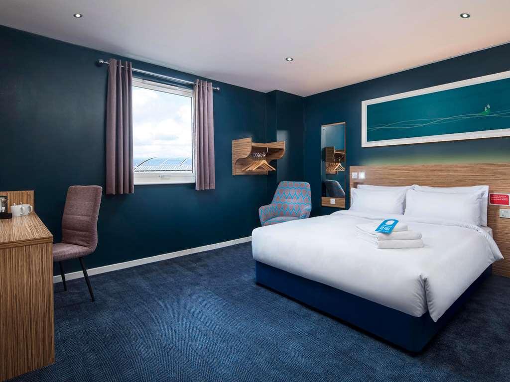 Travelodge London Ealing Rum bild