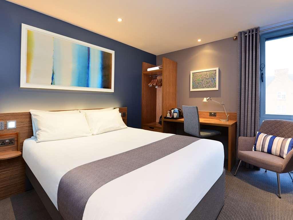 Travelodge London Ealing Rum bild