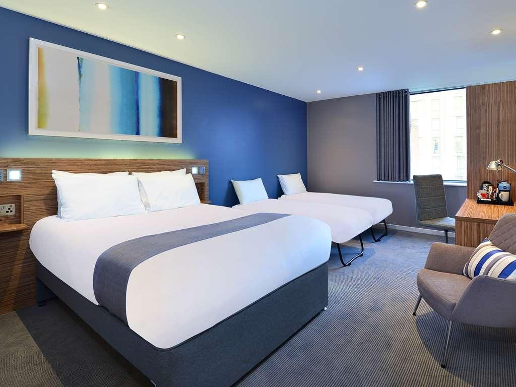Travelodge London Ealing Rum bild