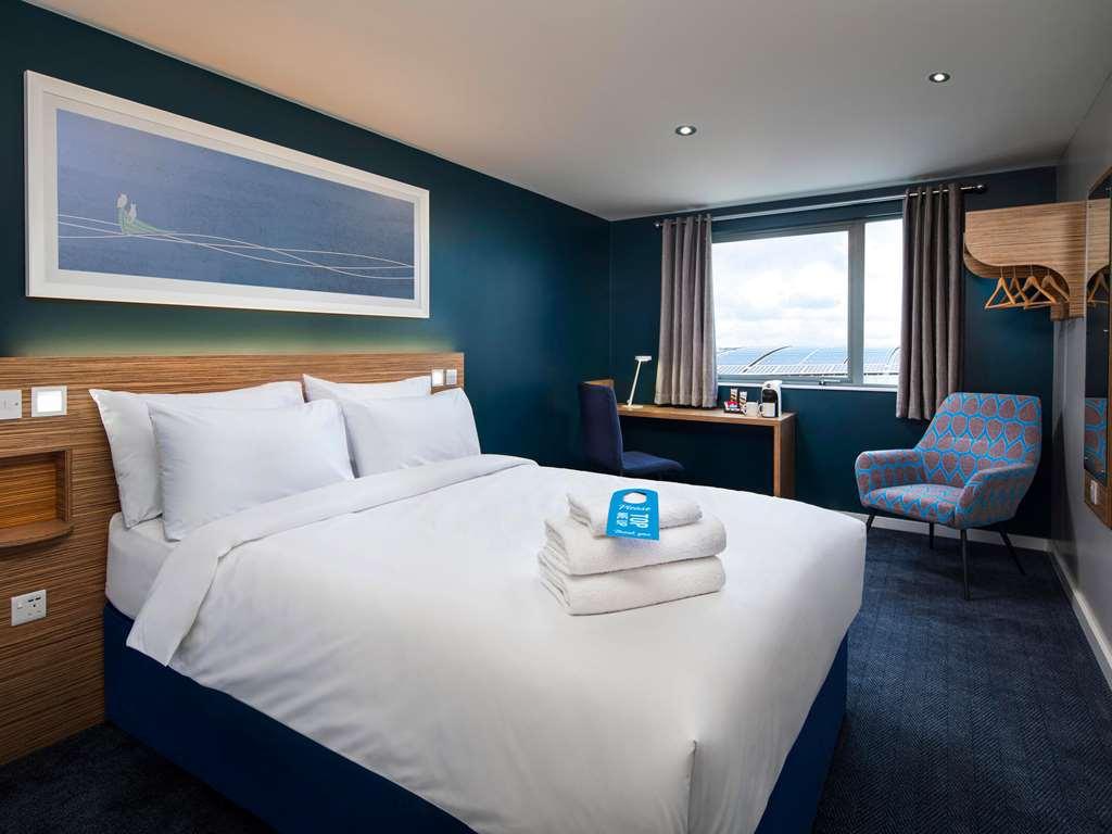 Travelodge London Ealing Rum bild
