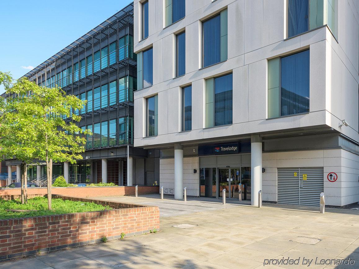 Travelodge London Ealing Exteriör bild