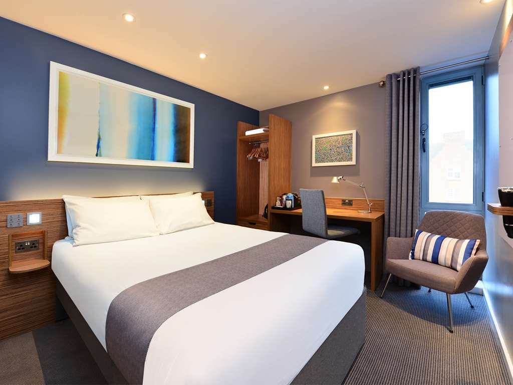 Travelodge London Ealing Rum bild