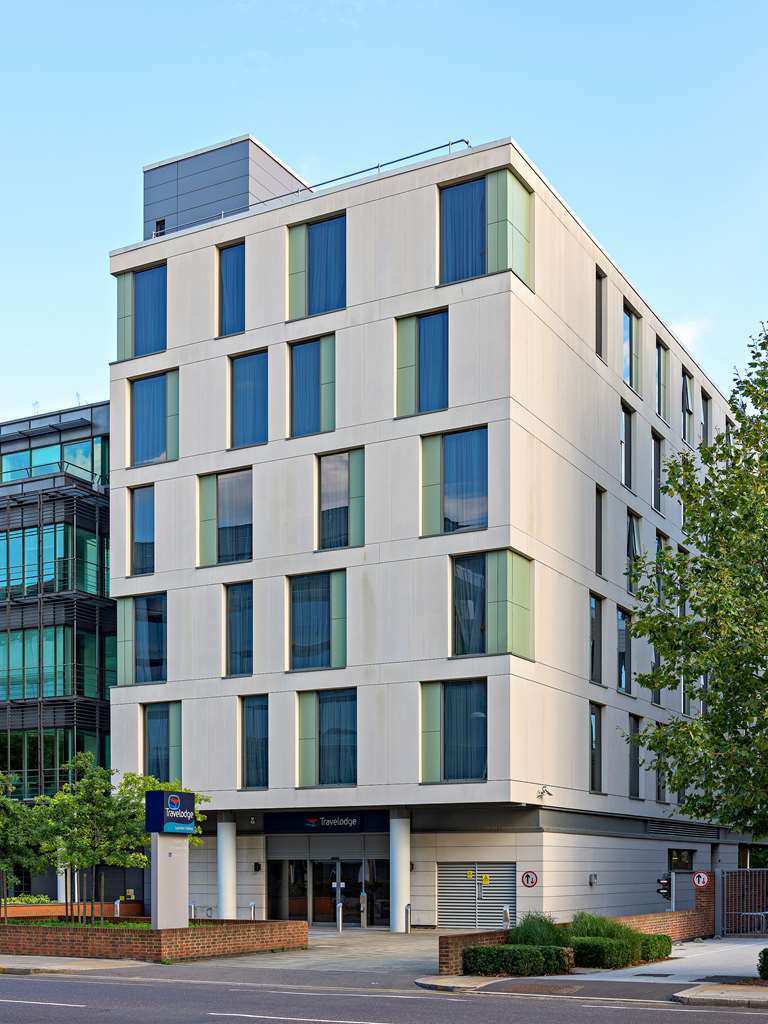 Travelodge London Ealing Exteriör bild